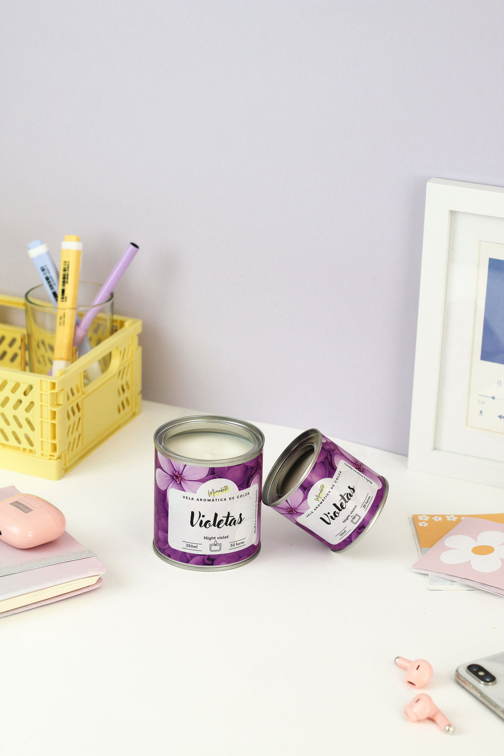 Violetas – Vela artesanal floral 💜